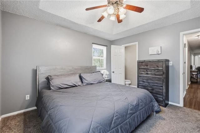 2824 Berry Lane, Independence, MO 64057