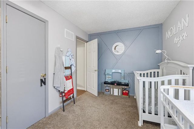 2824 Berry Lane, Independence, MO 64057