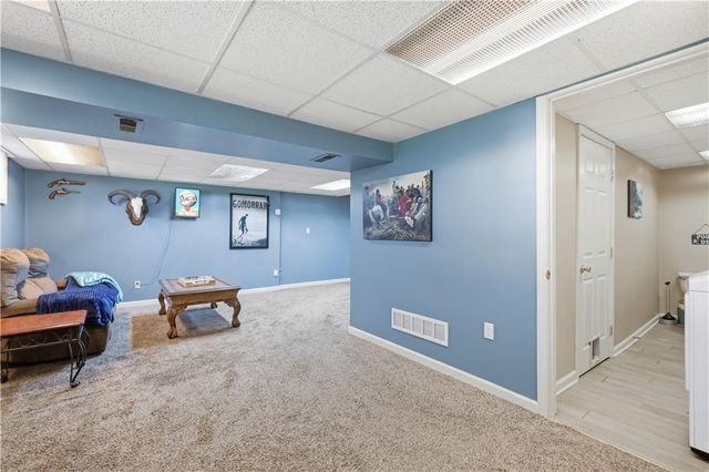 2824 Berry Lane, Independence, MO 64057