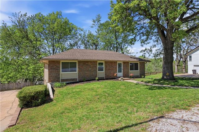 2824 Berry Lane, Independence, MO 64057