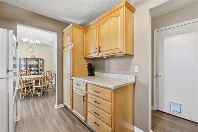 2824 Berry Lane, Independence, MO 64057