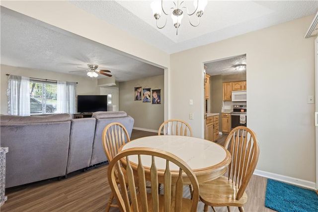 2824 Berry Lane, Independence, MO 64057