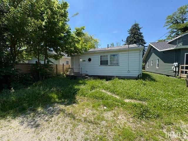 2006 S Walnut Street, Muncie, IN 47302