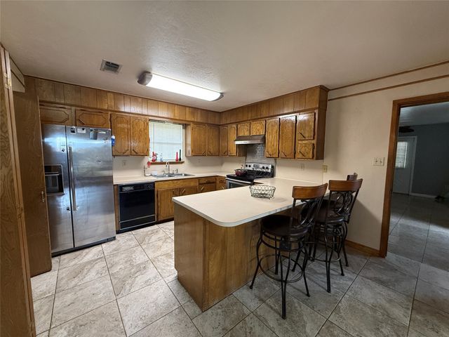 254 County Road 3225, Mt Pleasant, TX 75455