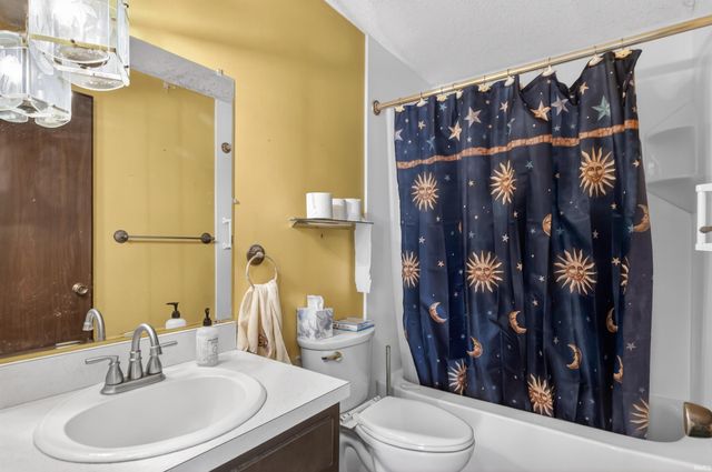 4918 Wheatridge Road, Fort Wayne, IN 46835