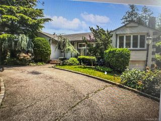 571 Richmond Road, East Meadow, NY 11554