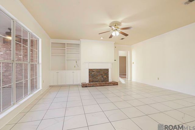 3162 Riverway Dr, Baton Rouge, LA 70820