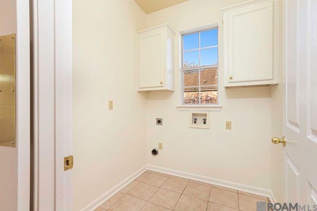 3162 Riverway Dr, Baton Rouge, LA 70820