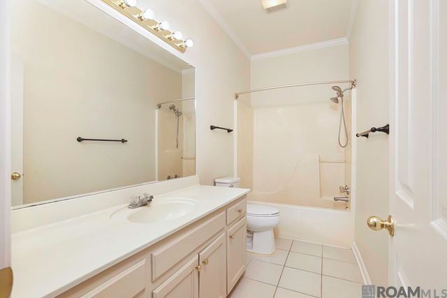 3162 Riverway Dr, Baton Rouge, LA 70820