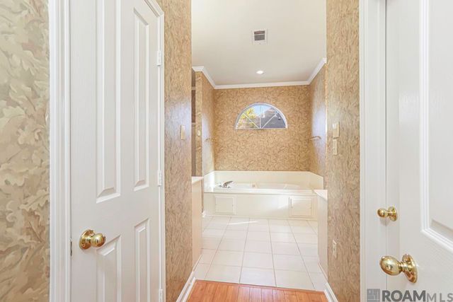 3162 Riverway Dr, Baton Rouge, LA 70820