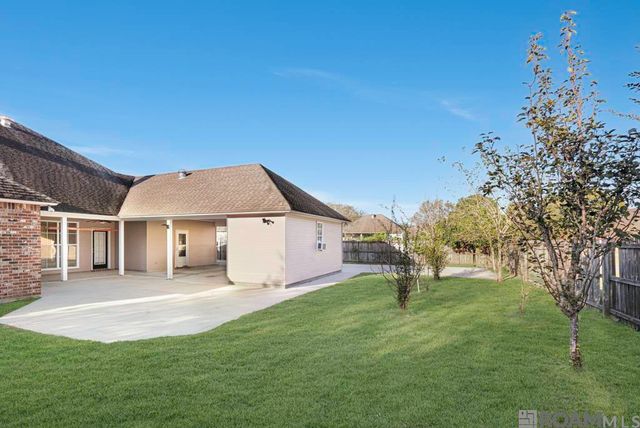 3162 Riverway Dr, Baton Rouge, LA 70820