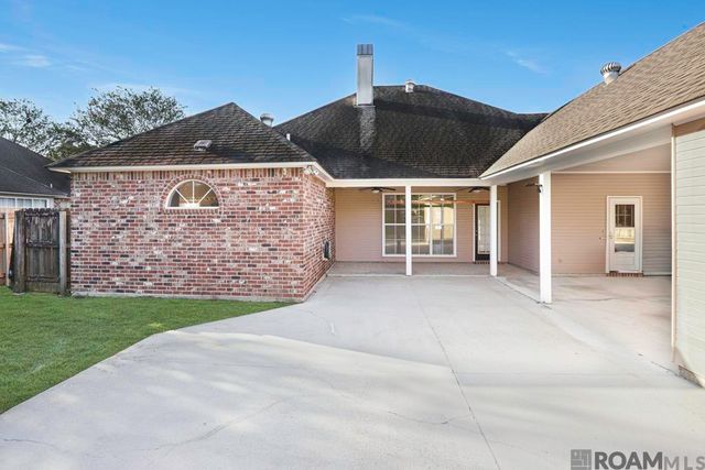 3162 Riverway Dr, Baton Rouge, LA 70820