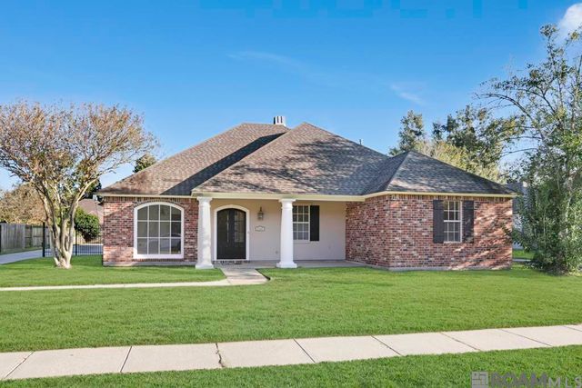 3162 Riverway Dr, Baton Rouge, LA 70820