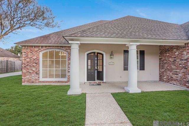 3162 Riverway Dr, Baton Rouge, LA 70820