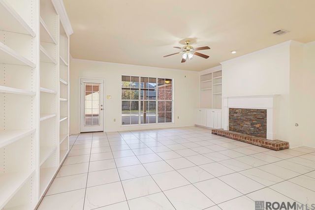 3162 Riverway Dr, Baton Rouge, LA 70820