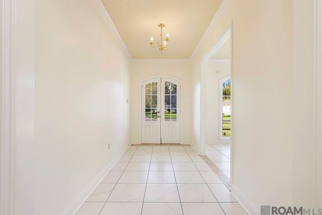 3162 Riverway Dr, Baton Rouge, LA 70820