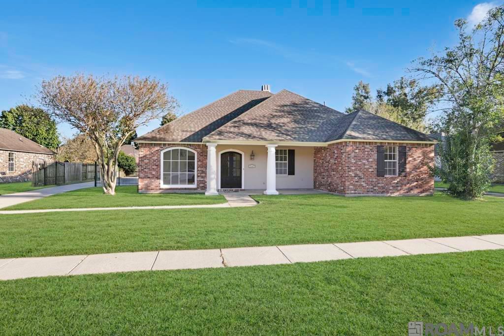 3162 Riverway Dr, Baton Rouge, LA 70820