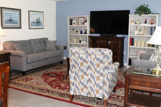 810 WILL SCARLETT AVENUE, Ruskin, FL 33570