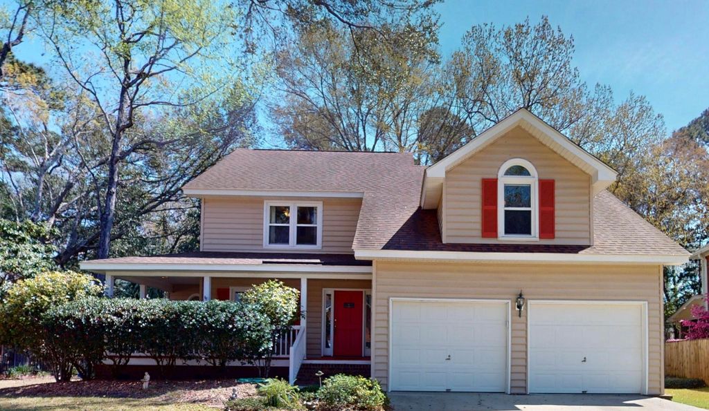 Image 1 of property listing at 2071 Middleburg Lane, Mount Pleasant, SC 29464