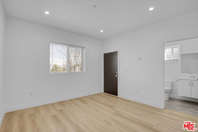 618 E 28th Street, Los Angeles, CA 90011