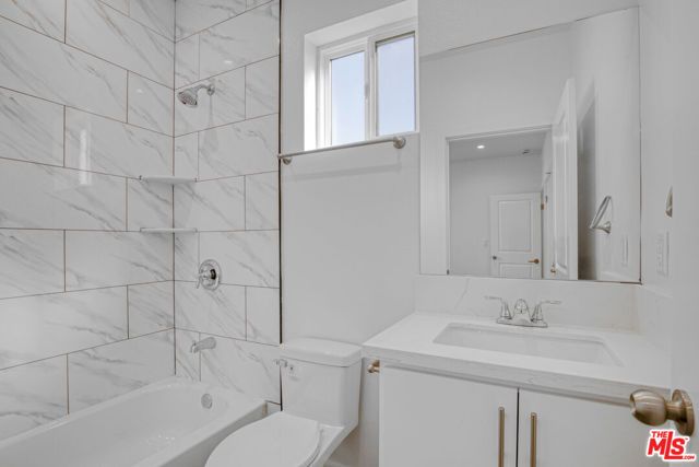 618 E 28th Street, Los Angeles, CA 90011