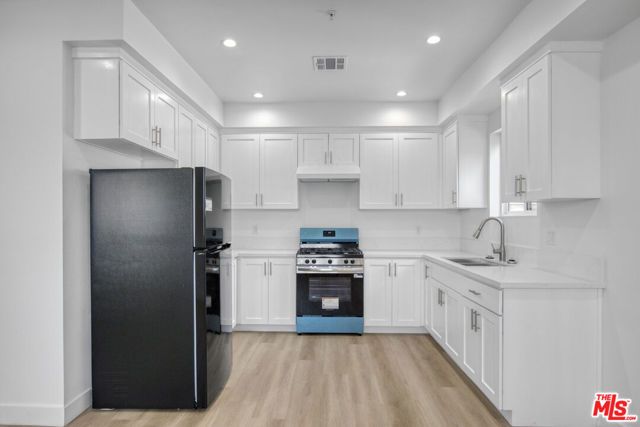 618 E 28th Street, Los Angeles, CA 90011