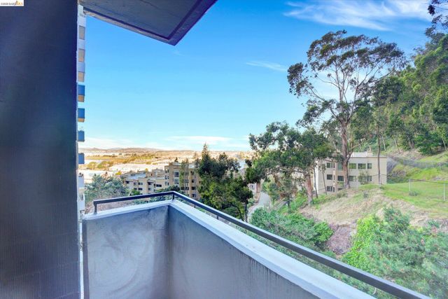 555 Pierce St 520, Albany, CA 94706