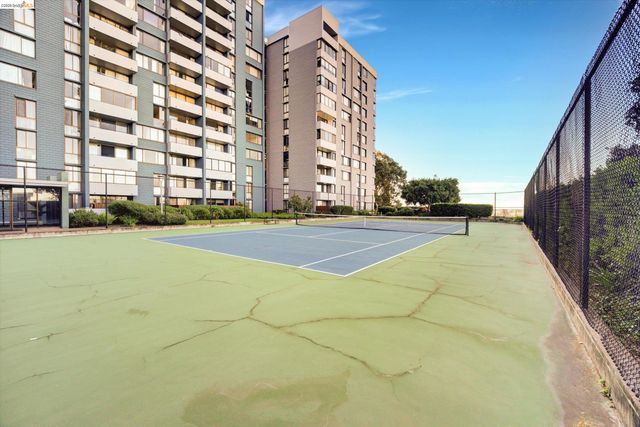 555 Pierce St 520, Albany, CA 94706