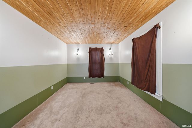 412 W MAPLE Street, Canton, IL 61520