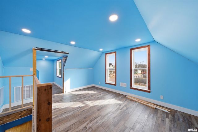 412 W MAPLE Street, Canton, IL 61520