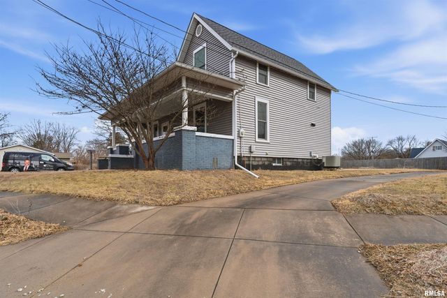 412 W MAPLE Street, Canton, IL 61520