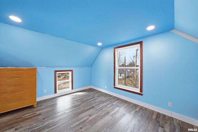 412 W MAPLE Street, Canton, IL 61520