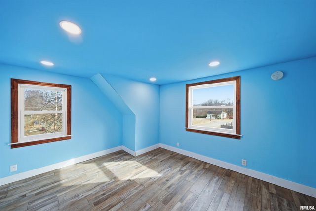 412 W MAPLE Street, Canton, IL 61520