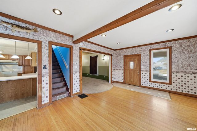 412 W MAPLE Street, Canton, IL 61520