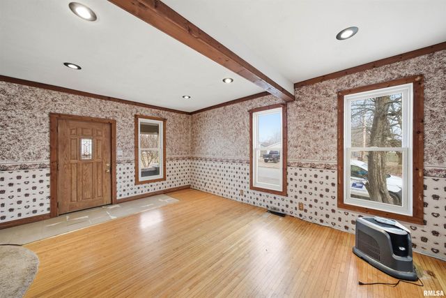 412 W MAPLE Street, Canton, IL 61520