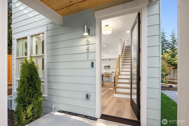 641 18th Avenue W, Kirkland, WA 98033