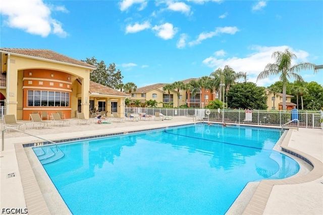 6400 Aragon WAY 108, Fort Myers, FL 33966