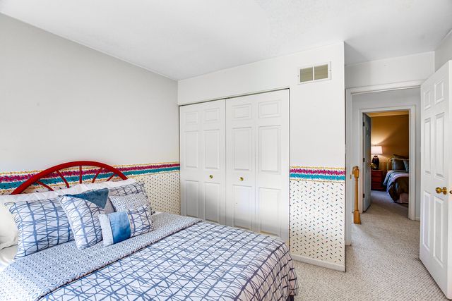 4 Corinth Court, Tinley Park, IL 60477