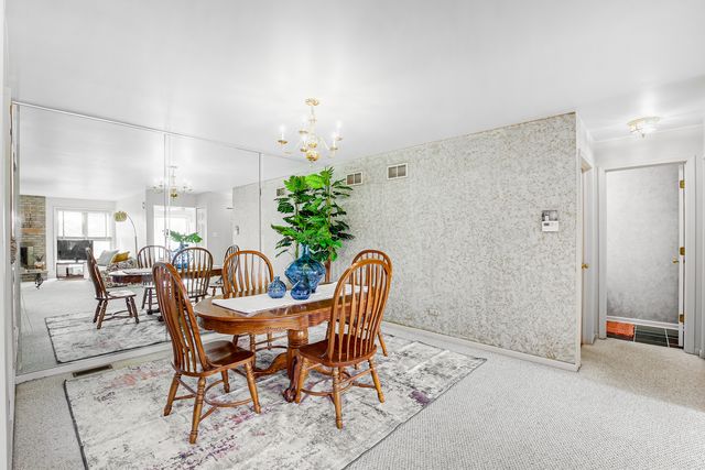 4 Corinth Court, Tinley Park, IL 60477