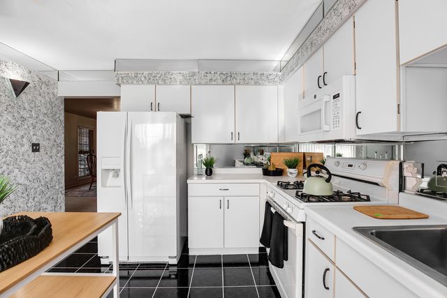 4 Corinth Court, Tinley Park, IL 60477