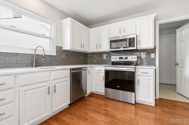 30 Richland Court, St Charles, MO 63304