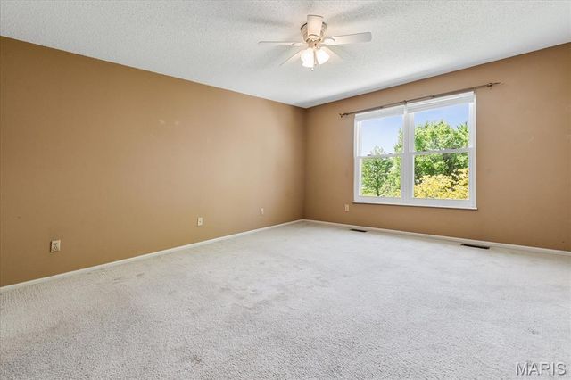 30 Richland Court, St Charles, MO 63304