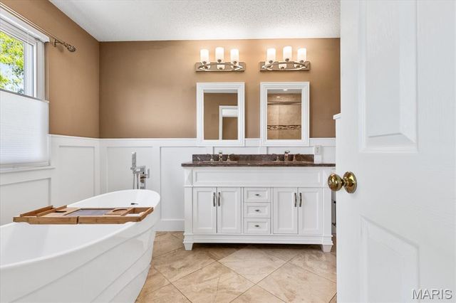 30 Richland Court, St Charles, MO 63304