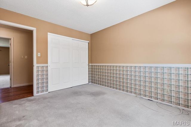 30 Richland Court, St Charles, MO 63304