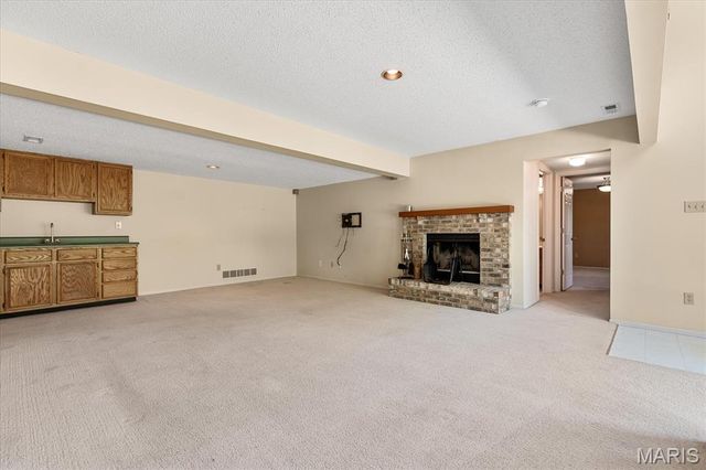 30 Richland Court, St Charles, MO 63304