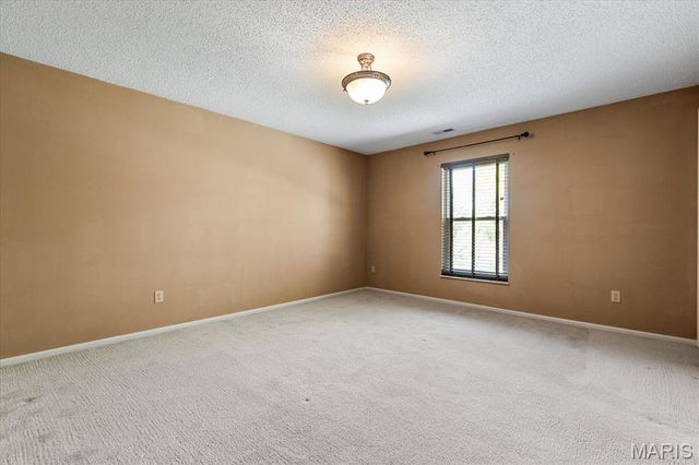 30 Richland Court, St Charles, MO 63304