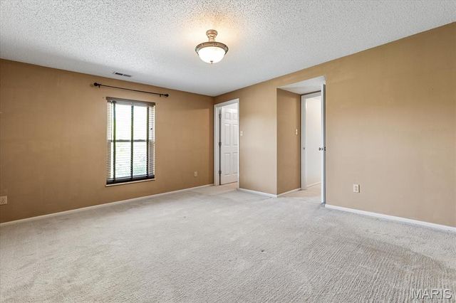 30 Richland Court, St Charles, MO 63304
