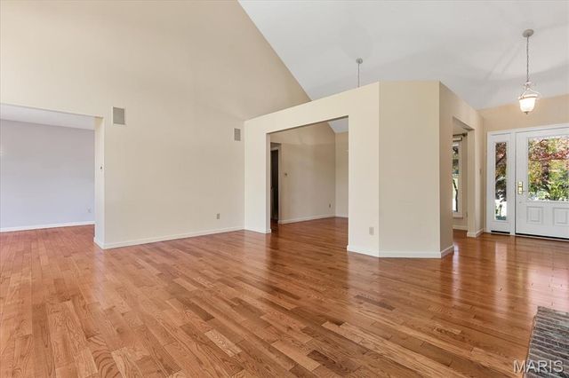 30 Richland Court, St Charles, MO 63304