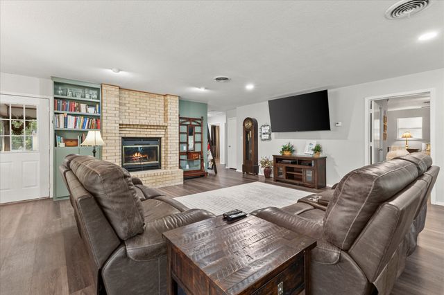 230 Rs County Road 1491, Point, TX 75472