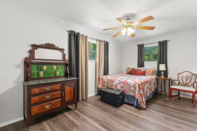 230 Rs County Road 1491, Point, TX 75472